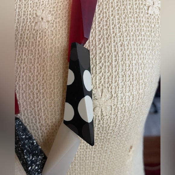 Singed Sylca Chunky Geometric Multicolored Resin Statement Necklace - Picture 4 of 7